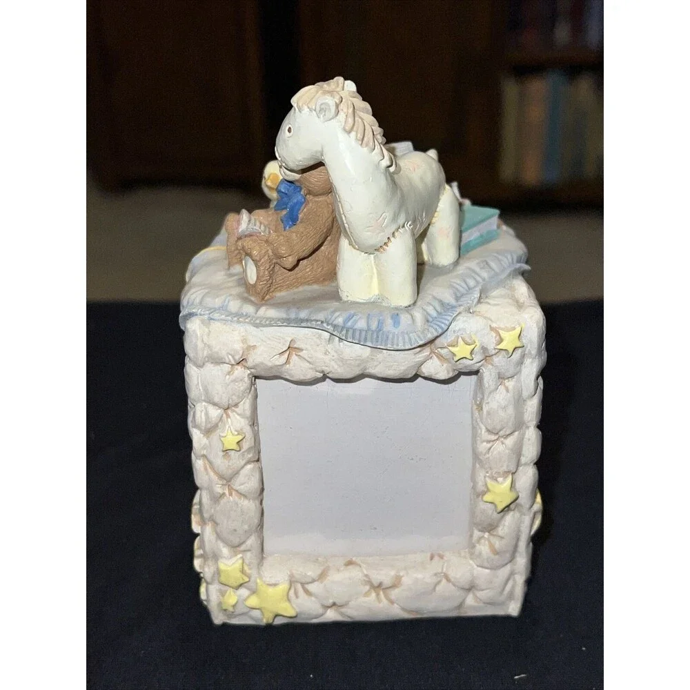 Vt 4 Sided Picture BoxMusic Box. Sanko It’s A Small World After All. Horse &Be